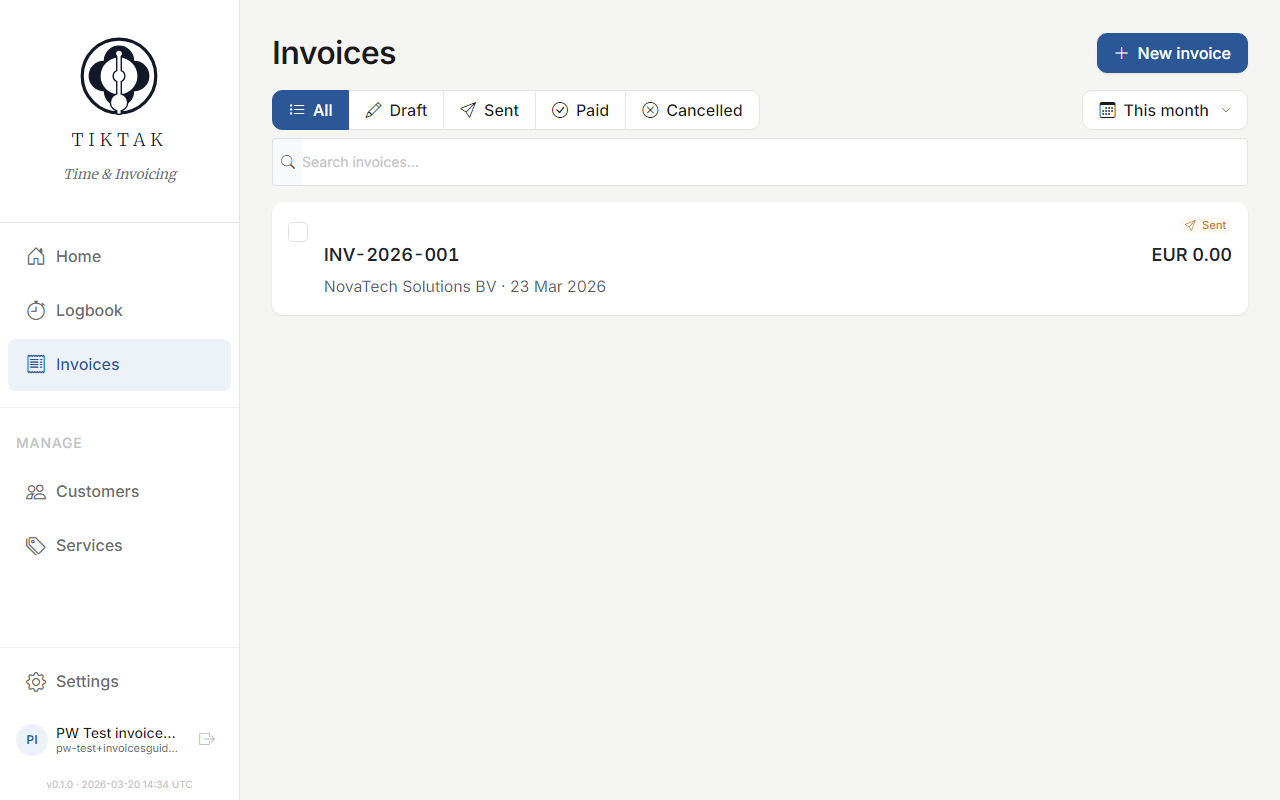 Invoice status badges